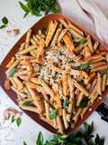 Penne com iscas de frango