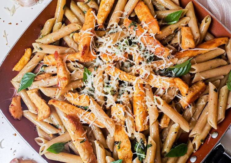 # Penne com iscas de frango - Gozhowgos