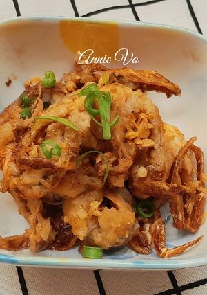 Hình của món Cua lột chiên giòn sốt dầu hào.