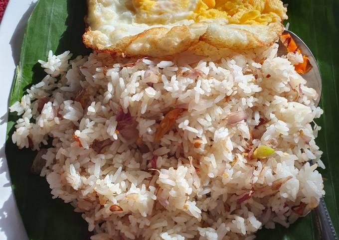 Nasi goreng putih (nasi goreng kampung)