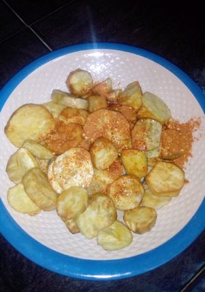 Soyayyen dankalin Hausa da mai da yaji ainihin hoton girkin