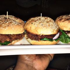 A picture of Crispy chicken burger.