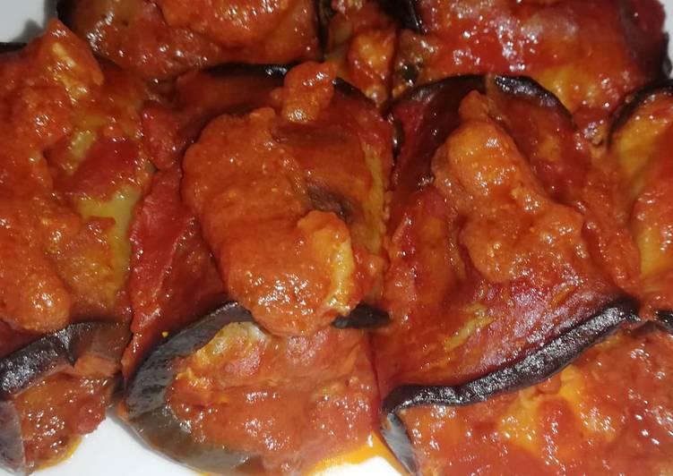 Involtini di melanzane al forno ripieni