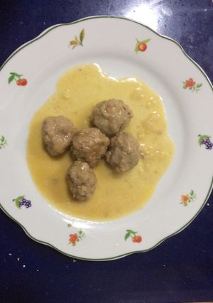 Una foto de Albóndigas con salsa de mahonesa