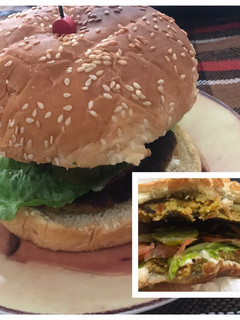 Una foto de Hamburguesa vegetariana con falafel de lenteja roja