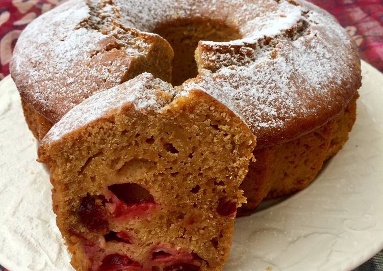 Ciambellone ai frutti rossi  (Ricetta leggera)