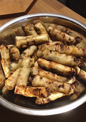 A picture of BBQ spring rolls.