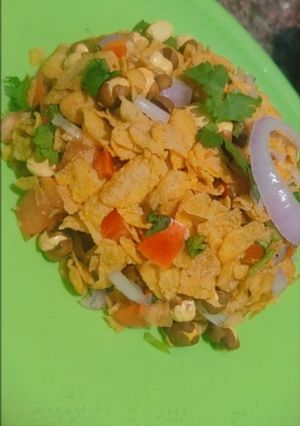 भेल पूड़ी (bhel poori recipe in Hindi) रेसिपी मुख्य फोटो