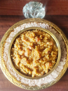 கோவில் சர்க்கரை பொங்கல்(Temple sweet pongal) செய்முறை முக்கிய புகைப்படம்