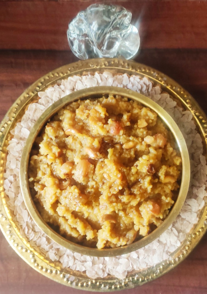 கோவில் சர்க்கரை பொங்கல்(Temple sweet pongal) செய்முறை முக்கிய புகைப்படம்