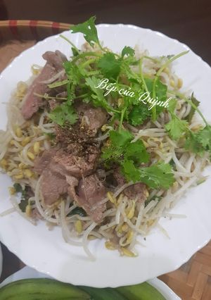 Hình của món Giá đỗ xào bò.