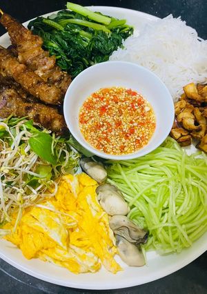 Hình của món Bún thịt nướng.