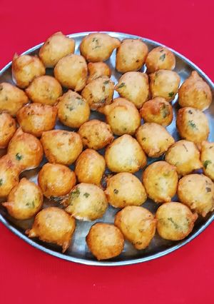 A picture of Mix daal Vada.