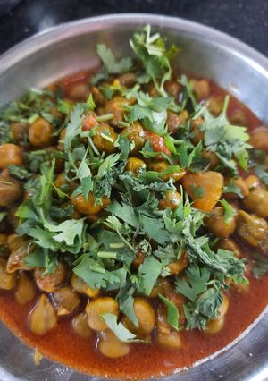 લીલા ચણા નુ શાક (Green Chana Shak Recipe in Gujarati) રેસીપી મુખ્ય ફોટો