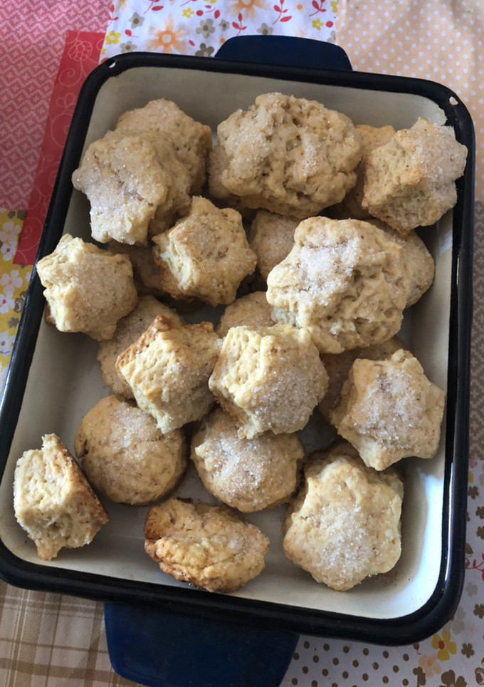 Una foto de Scones dulces con aceite