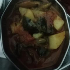 A picture of Aloo baingan.