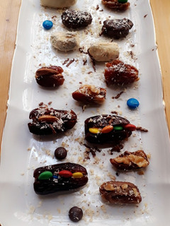 A picture of Assorted Dates platter #nofire.