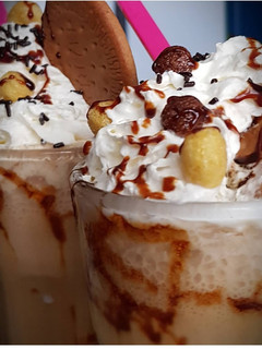 Una foto de Frapuchino con bolitas de cereales