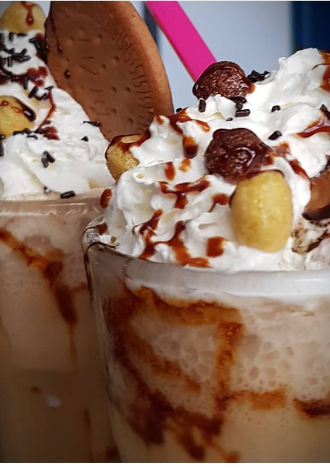 Una foto de Frapuchino con bolitas de cereales