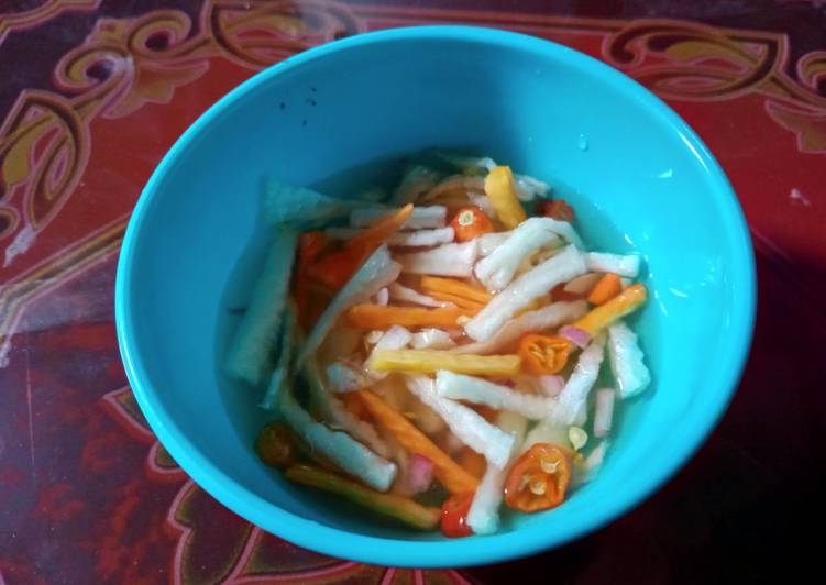 Cara membuat Acar lobak dan wortel pedas  Sederhana