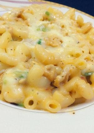 A picture of Cheesy pasta.