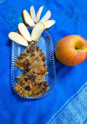 A picture of Apple paratha.