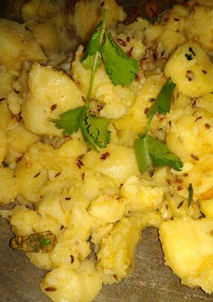 A picture of Jeera aloo.