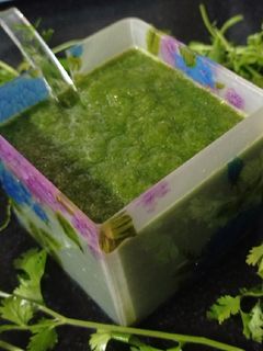 धनिया टमाटर गाजर की चटनी (dhaniya tamatar gajar ki chutney recipe in Hindi) रेसिपी मुख्य फोटो