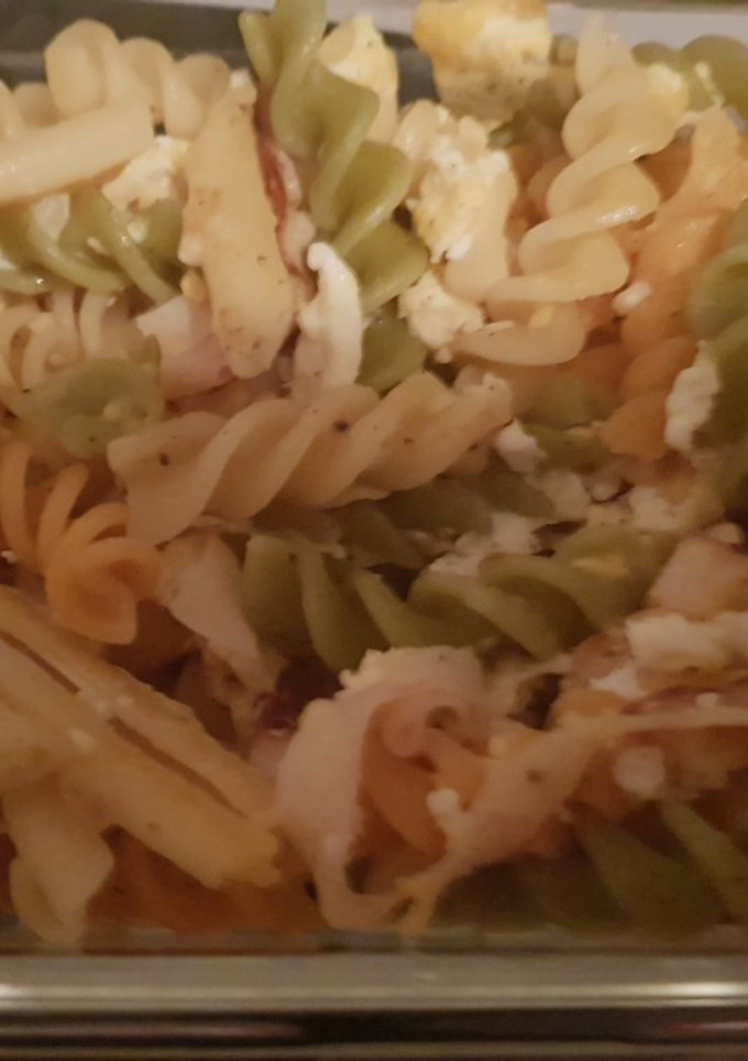 Una foto de Macarrones carbonara a mi manera