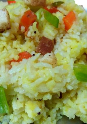 A picture of Daal kichdi.