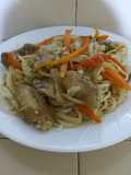 Pollo con vegetales al curry