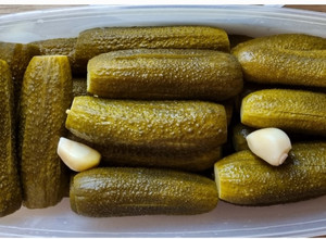 Hagyományos kovászos uborka recept fotója