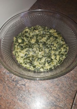 A picture of Creamed spinach.