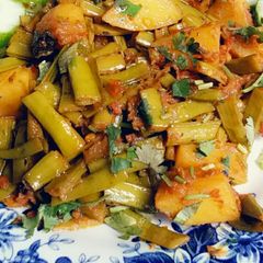 A picture of Gawar phali or Allu ke sabzi.