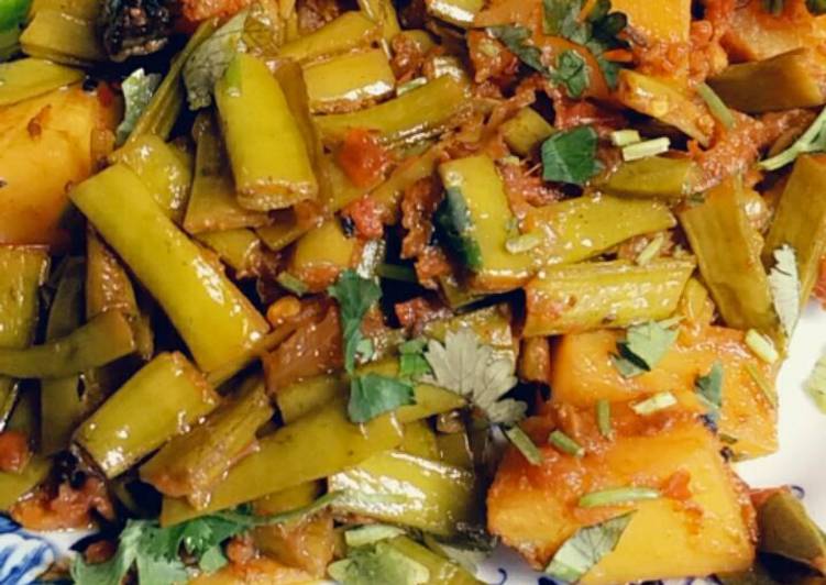 Recipe of Any-night-of-the-week Gawar phali or Allu ke sabzi