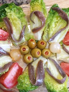 Una foto de Ensalada de cogollos muy sencilla