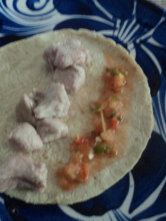 Una foto de Taquitos de pierna de cerdo al tequila con salsa quebrada de habanero