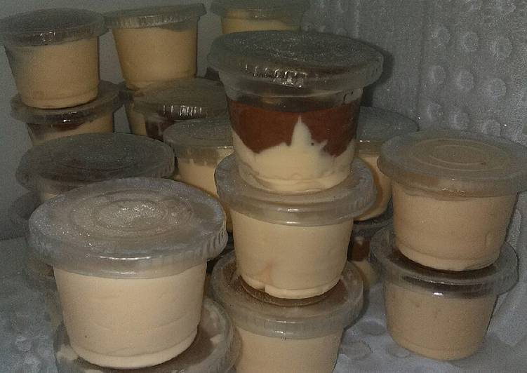 Es cream rasa durian dicampur cokelat🍫