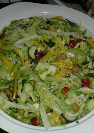 A picture of Greek salad.