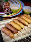 Banderillas de salchicha o corndogs
