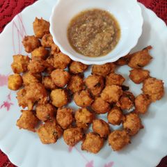 A picture of Masoor Dal Pakoda.
