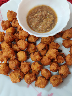 A picture of Masoor Dal Pakoda.