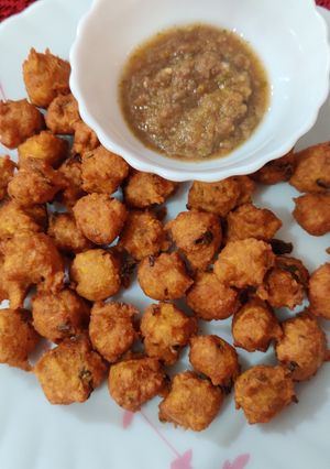 A picture of Masoor Dal Pakoda.