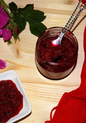 Zdjęcie przepisu Konfitura z róży cukrowej.