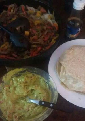 Una foto de Tacos + guacamole