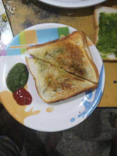 ગ્રીન વેજિટેબલ સેન્ડવીચ (Green veg sendwitch recipe in gujrati) રેસીપી મુખ્ય ફોટો