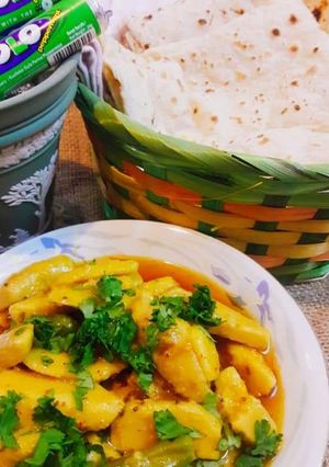 A picture of Arvi_ka_khatta_salan.