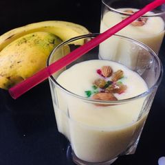 A picture of Mango Banana Shake.