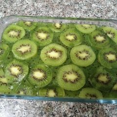 Kiwi 🥝 dessert A picture of Kiwi 🥝 dessert.
