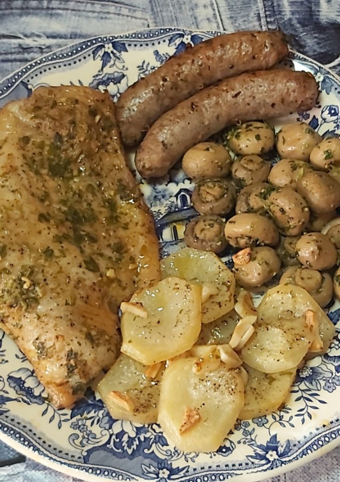 Una foto de Secreto ibérico al horno con guarnición